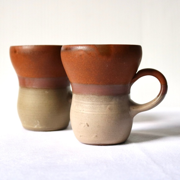Set of 2 Handmade Pottery Earthenware Coffee Tea Mugs Signed by Artist Brown - Picture 1 of 10